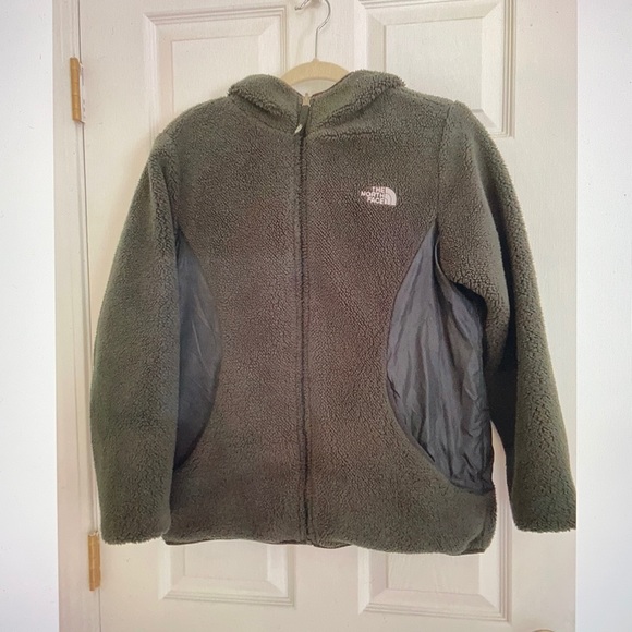 The North Face Reversible Jacket! - Picture 3 of 5